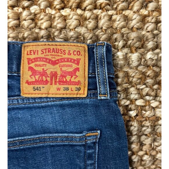 541 Levi’s Men’s Jeans (38x30) Athletic Taper Fit - Picture 1 of 7